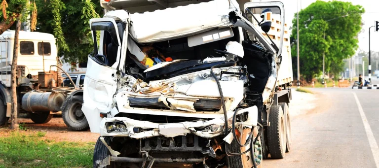 Houston Truck Crash Victims: How a Personal Injury Lawyer Secures Maximum Compensation